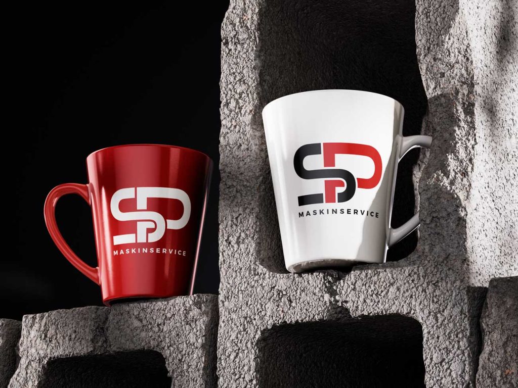 SP Maskinservice logo på rød og hvid kop